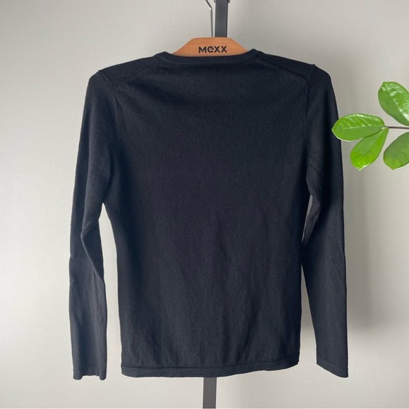 Lord & Taylor 100% Merino Wool Knit V-neck Sweater Pullover Black Size Small - Picture 2 of 6